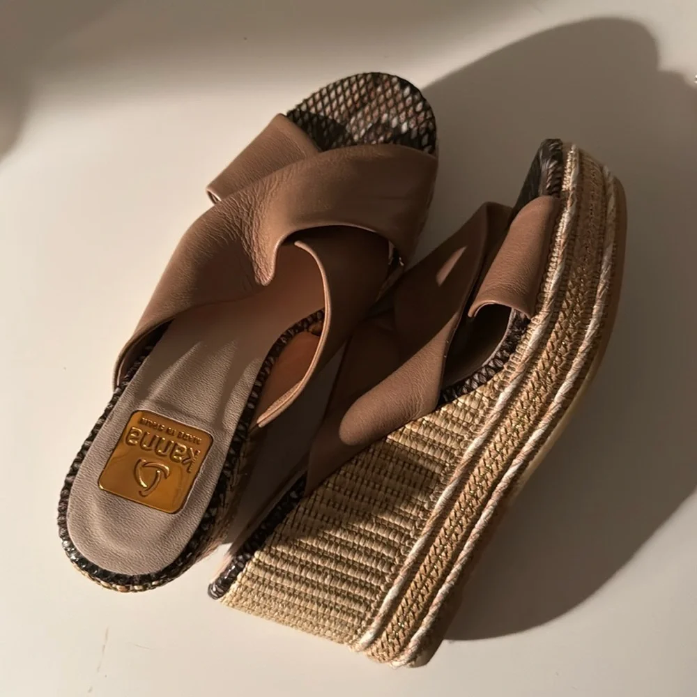 Kanna Sandles - Picture 1 of 4